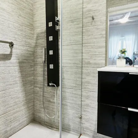 Luxury In 2 *