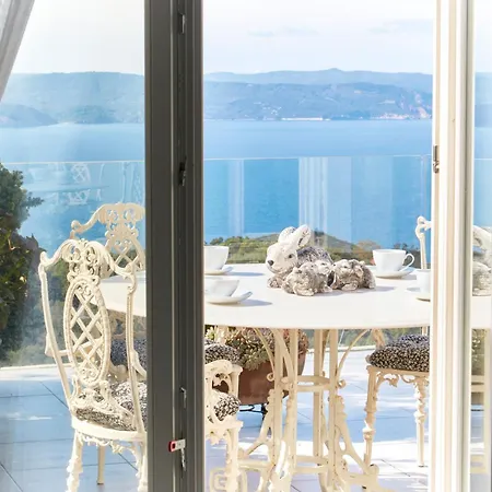 Luxury In 2 *