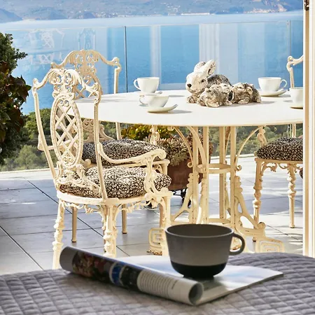 Villa Luxury In 2 *