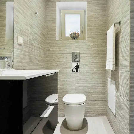 Luxury In 2 *