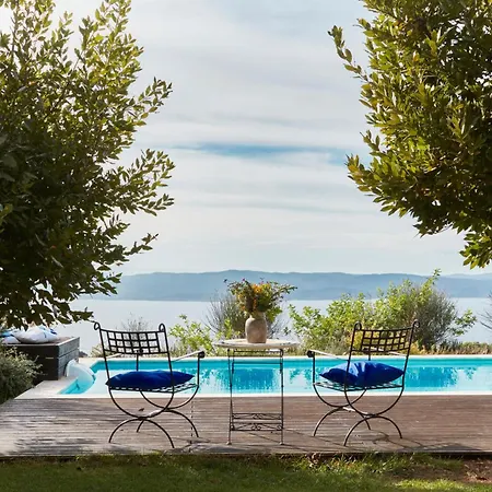 Villa Luxury In 2 *