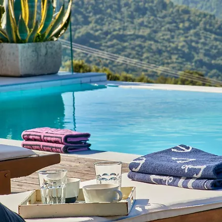 Villa Luxury In 2 *